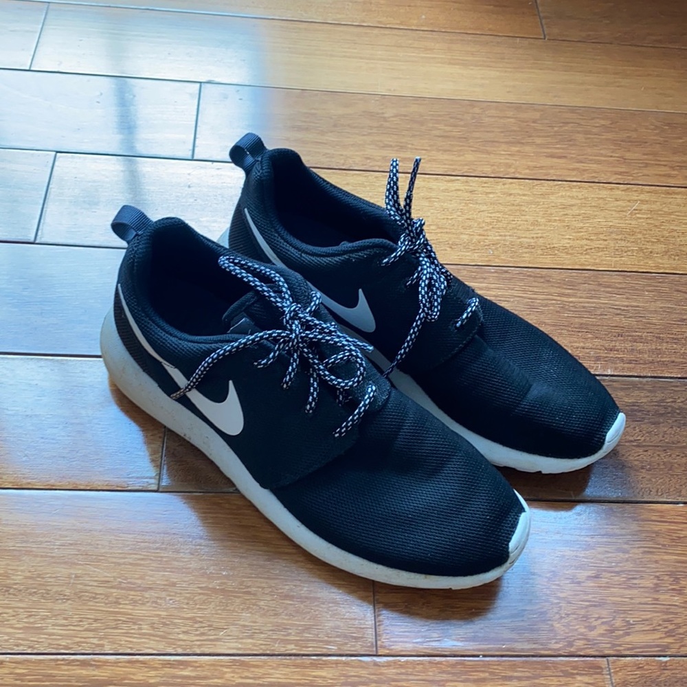 Nike Black Sneakers
